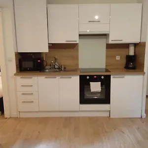 https://joli-t2-tres-grande-terrasse-wifi-et-parking.hotels-rhonealpes.com